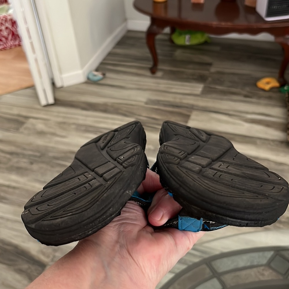 🩴SPEEDO FLIP FLOPS FOR WOMEN SIZE 8 CUSHIONED FOOT BED BLACK & BLUE GREAT COND. - Picture 5 of 9